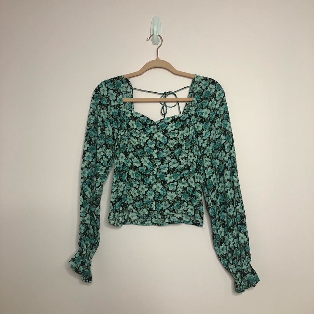 & Other Stories Ruffled Cuff Button Up. Size: US 4 - Picture 2 of 4